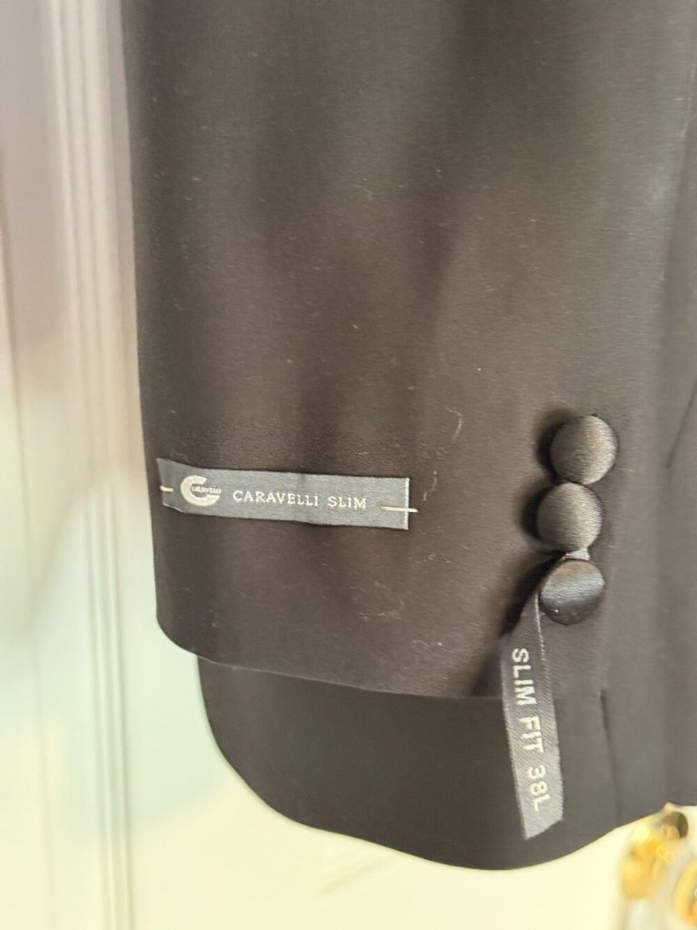 Boys Tuxedo (New) - Picture 4 of 16